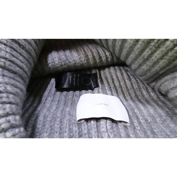 NWT LUXTON Women's Ribbed Cashmere Wool Pom Pom Beanie Hat NIB 220 Ash Grey - Picture 10 of 15